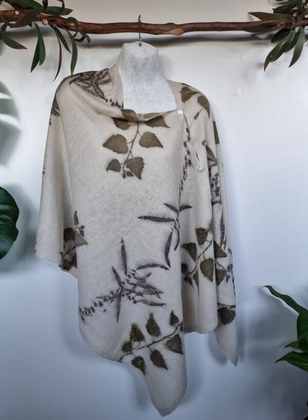 Poncho / Scarf - Eucalyptus globulus