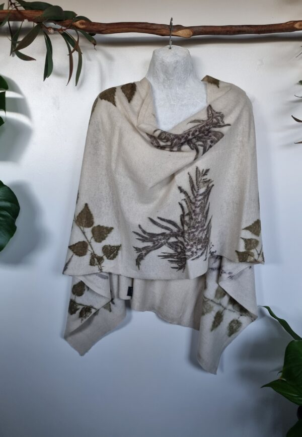 Poncho / Scarf - Eucalyptus globulus - Image 4