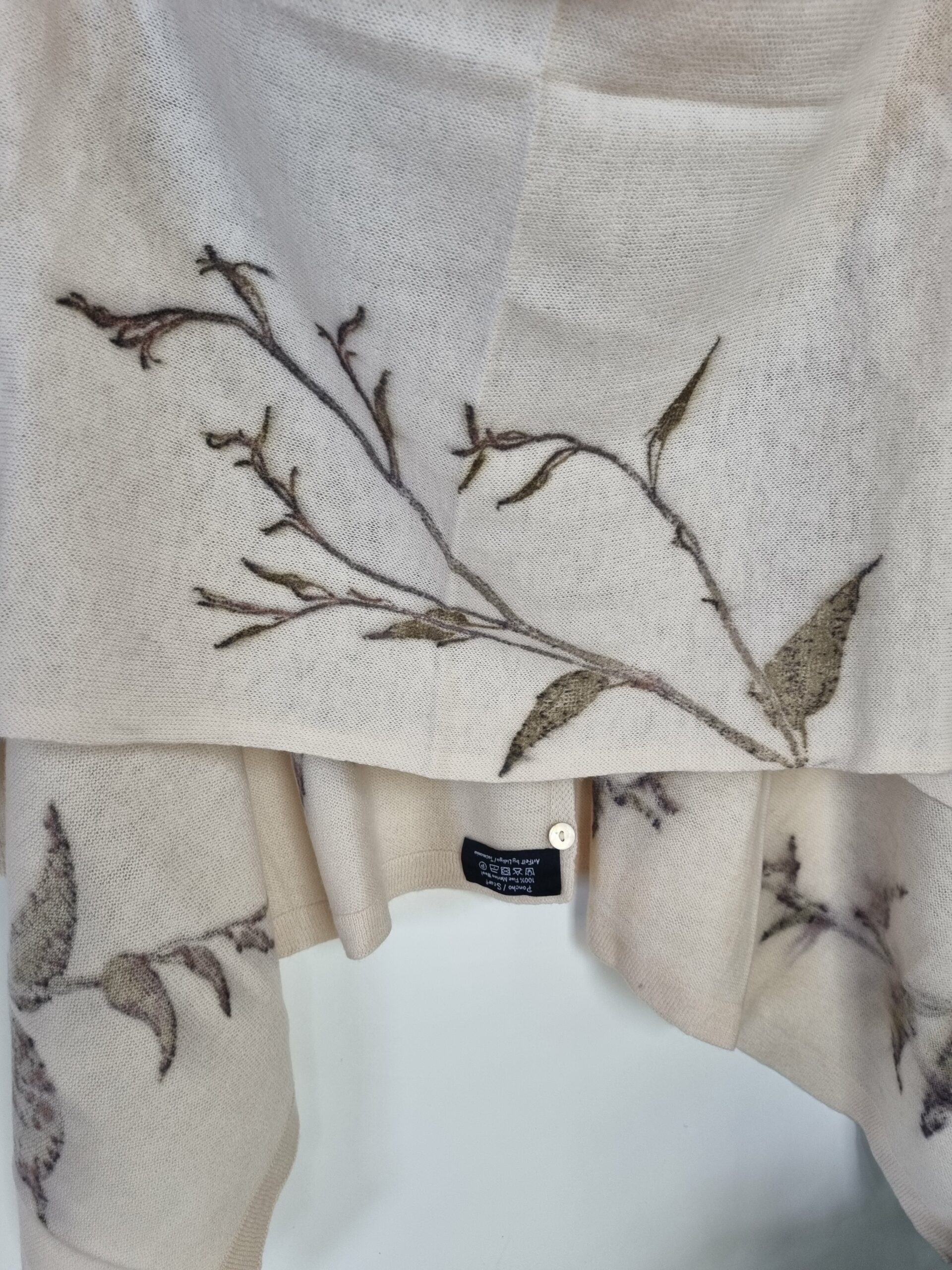 Poncho / Scarf - Eucalyptus globulus - Image 3