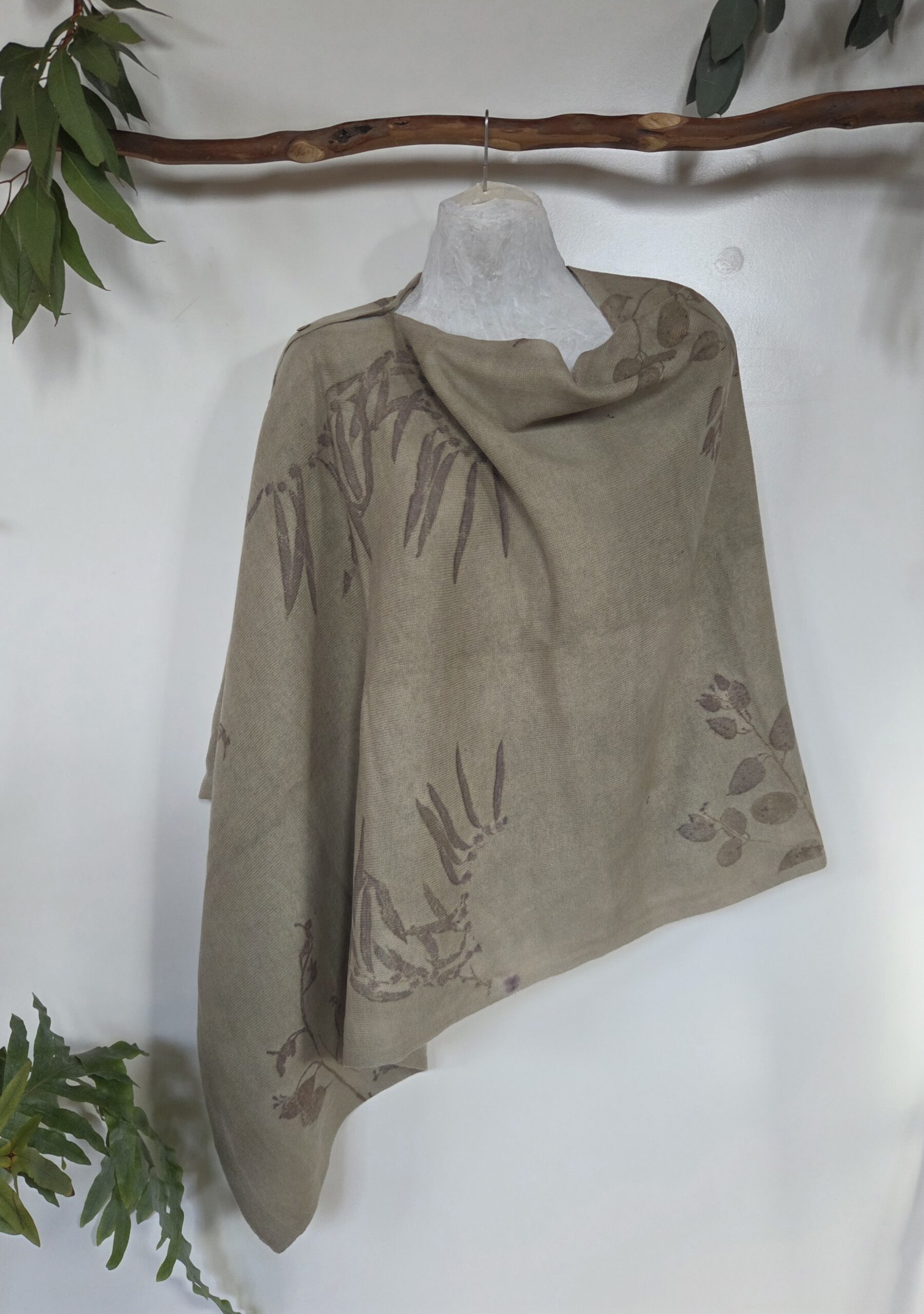 Poncho / Scarf - Leafy Bliss - Image 5